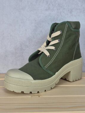 NEW Y2K Canvas Ankle Boot Combat Army Green Lace up 8 M On Your Feet Boho Biker